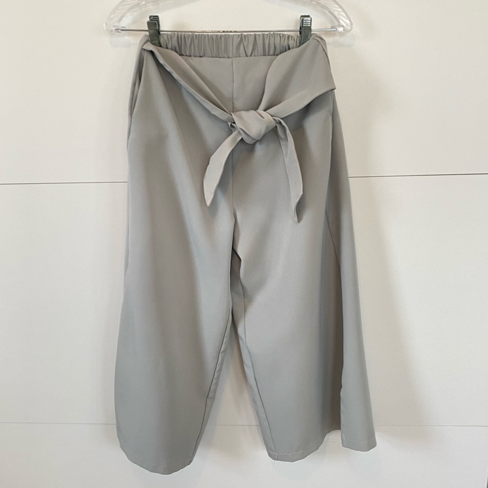 Wide leg Capri - in blueish grey